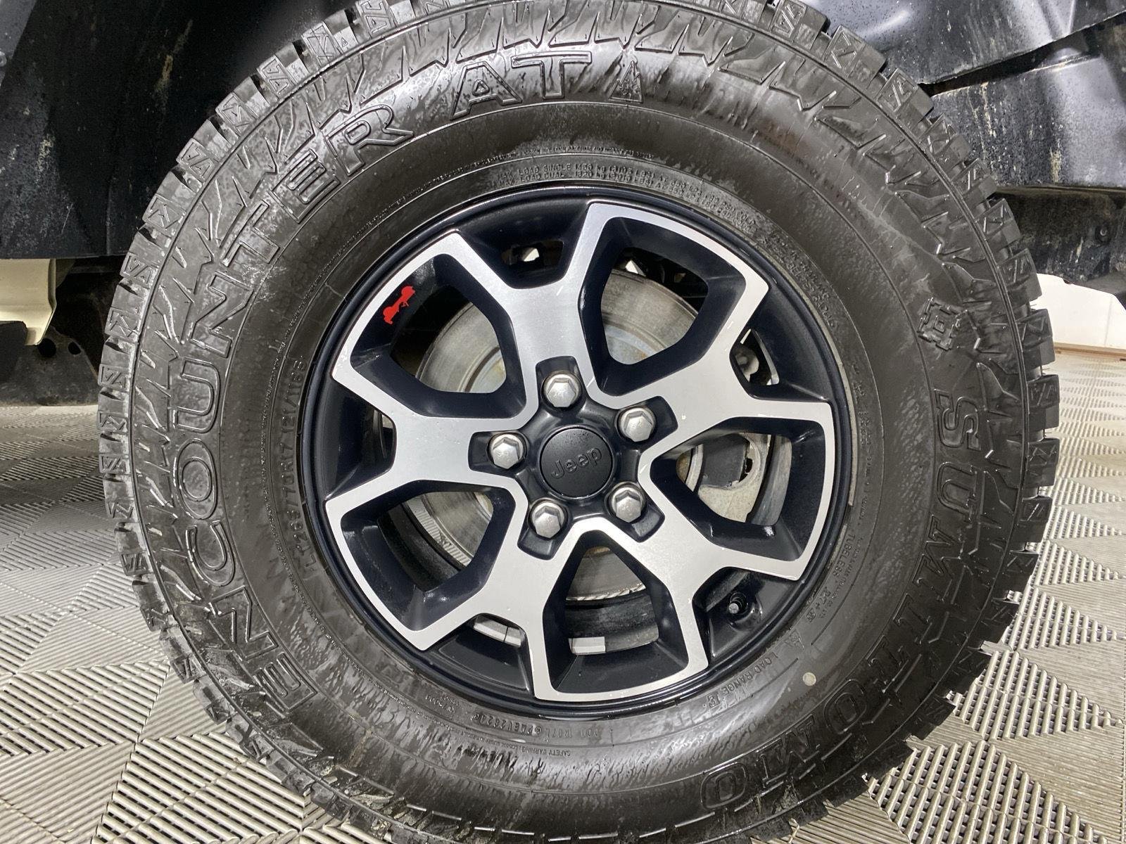 Used 2022 Limited Edition Gobi Clearcoat Jeep Unlimited Rubicon image 13