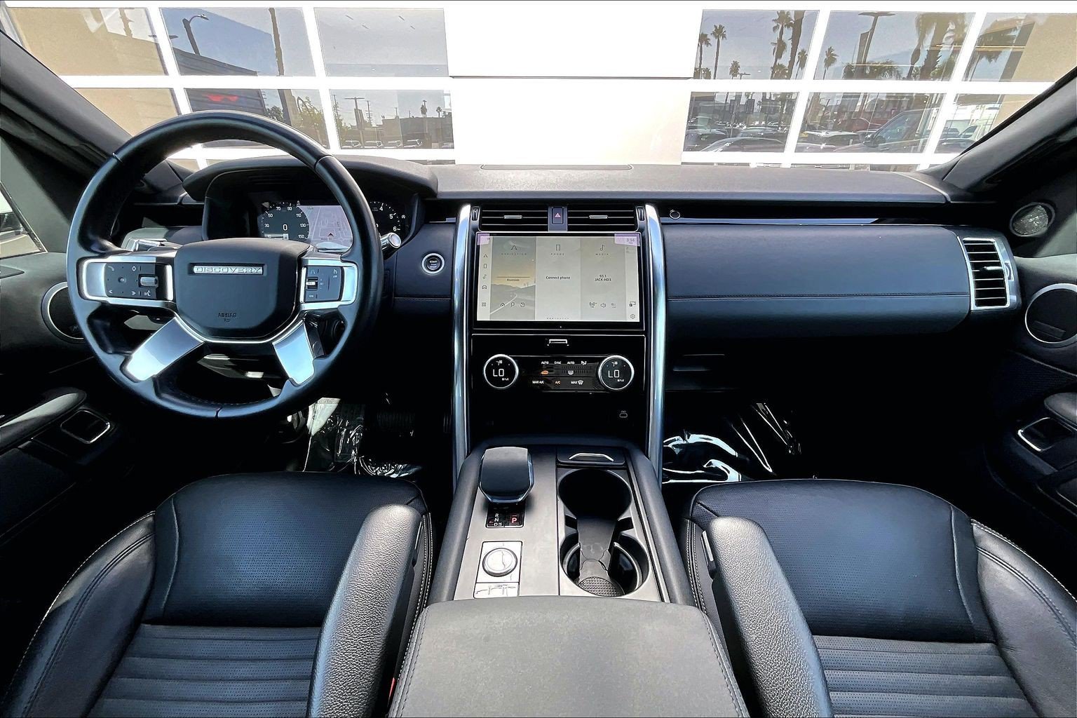Used 2021 White Land Rover S image 13