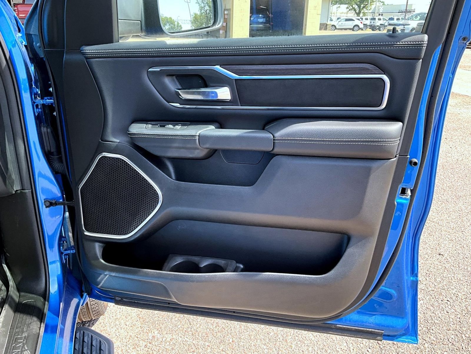 New 2026 Hydro Blue Pearl-Coat Exterior Paint RAM Laramie image 17