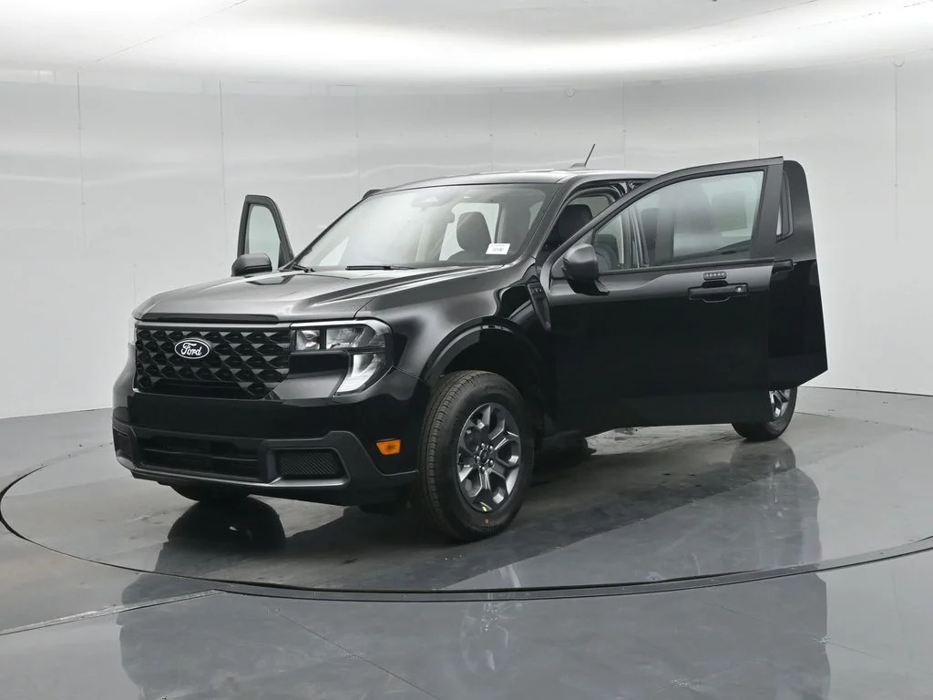 New 2026 Shadow Black Ford XLT image 28