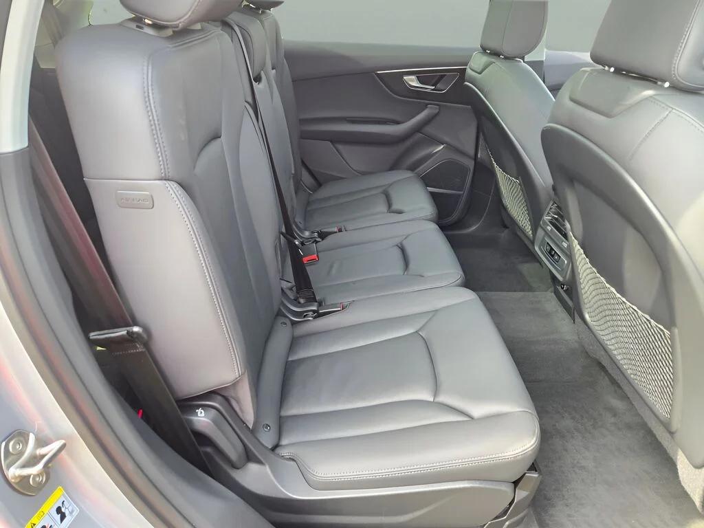 2022 Audi Q7 Premium Plus - Photo 11