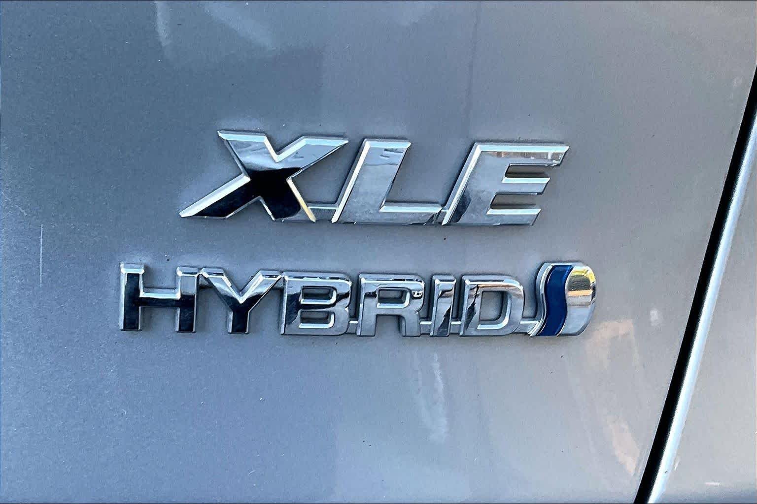 Used 2021 Silver Sky Metallic Toyota Hybrid XLE image 10