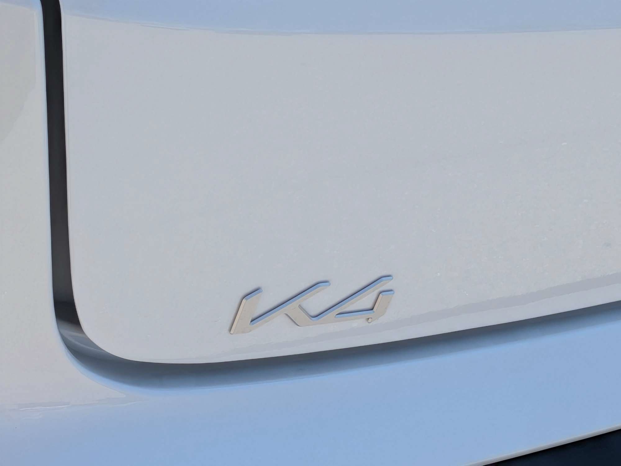New 2026 Snow White Pearl Kia LX image 13