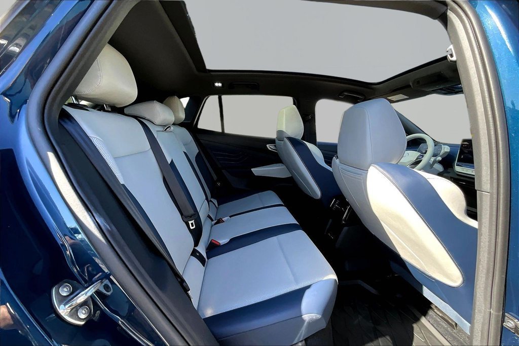 Used 2023 Blue Volkswagen Pro S image 25