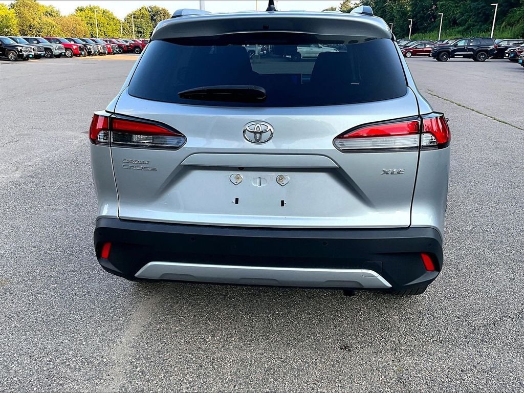 Used 2025 Silver Toyota XLE image 10