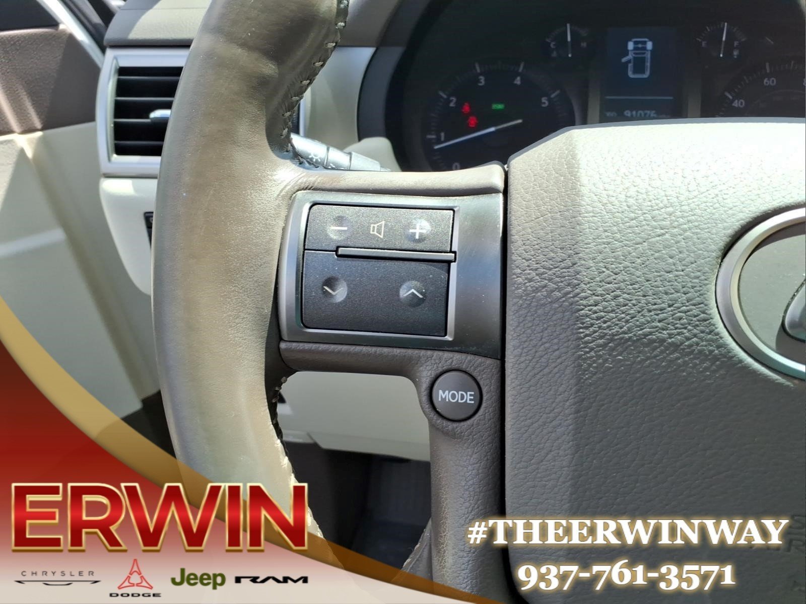 Used 2018 Starfire Pearl Lexus Base image 18
