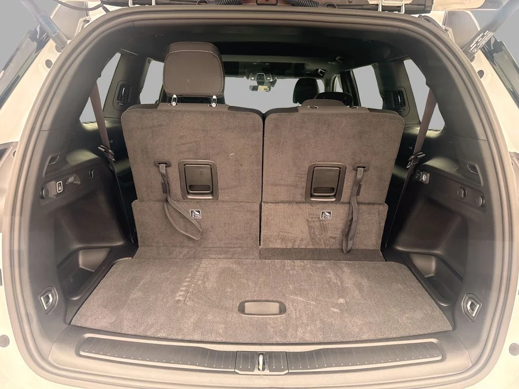 New 2026 Bright White Clearcoat Jeep Laredo image 9