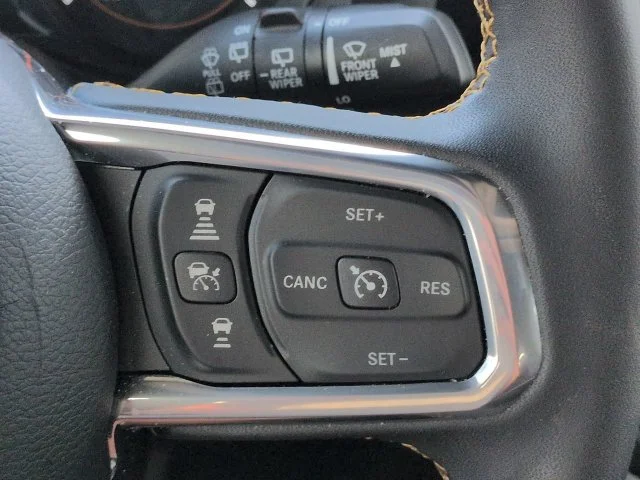 Certified Used 2024  Jeep Sahara image 23