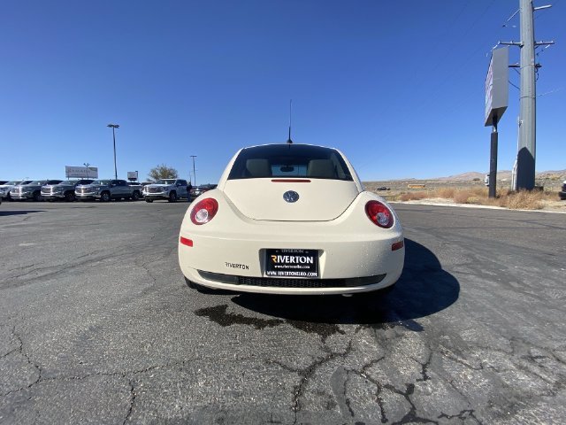Used 2008 Yellow Volkswagen S image 7