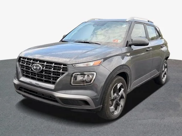 Used 2025 Gray Hyundai SEL image 4