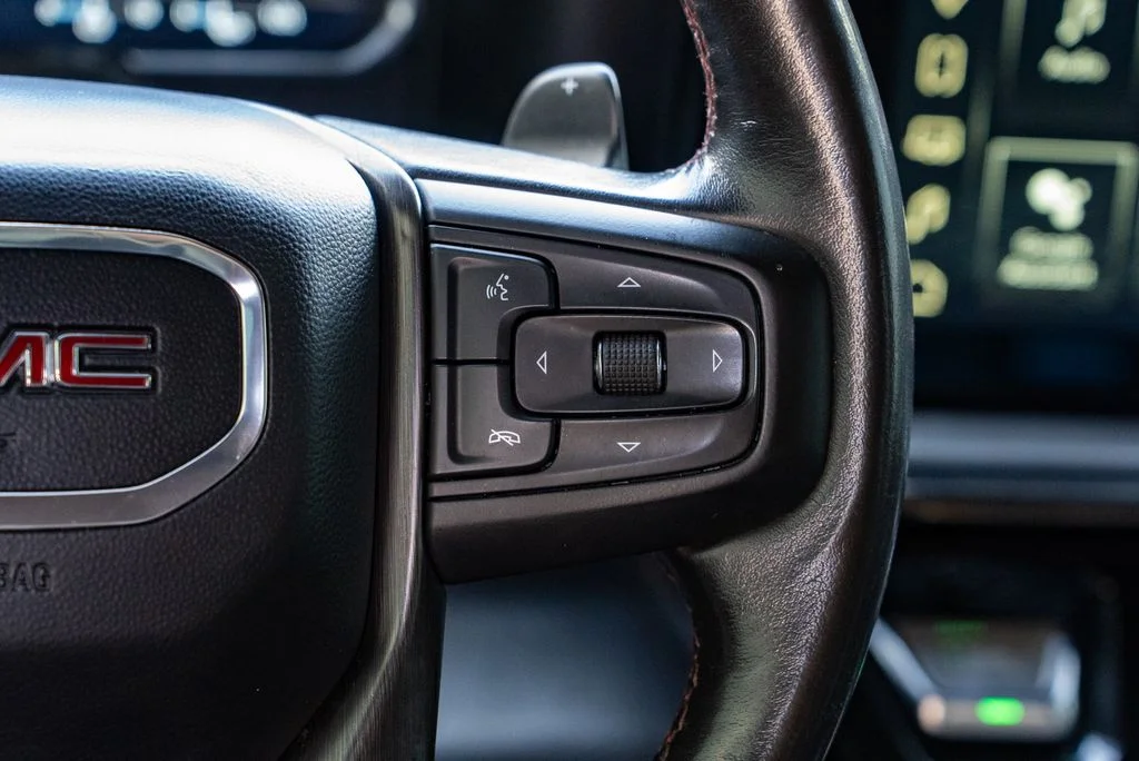 Used 2022 White GMC AT4X image 15