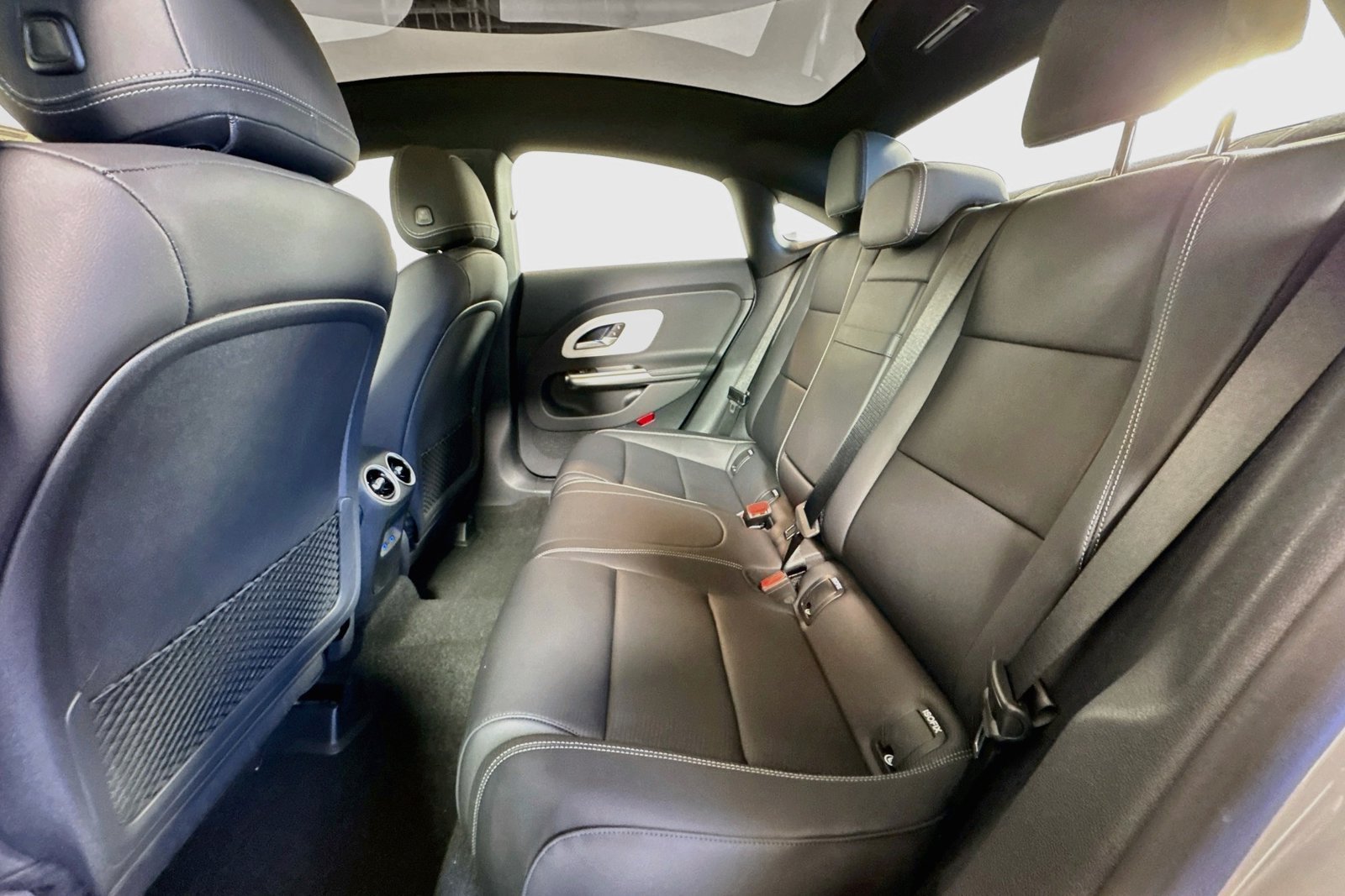 New 2027 MANUFAKTUR Alpine Grey Mercedes-Benz CLA 220 Hybrid image 21