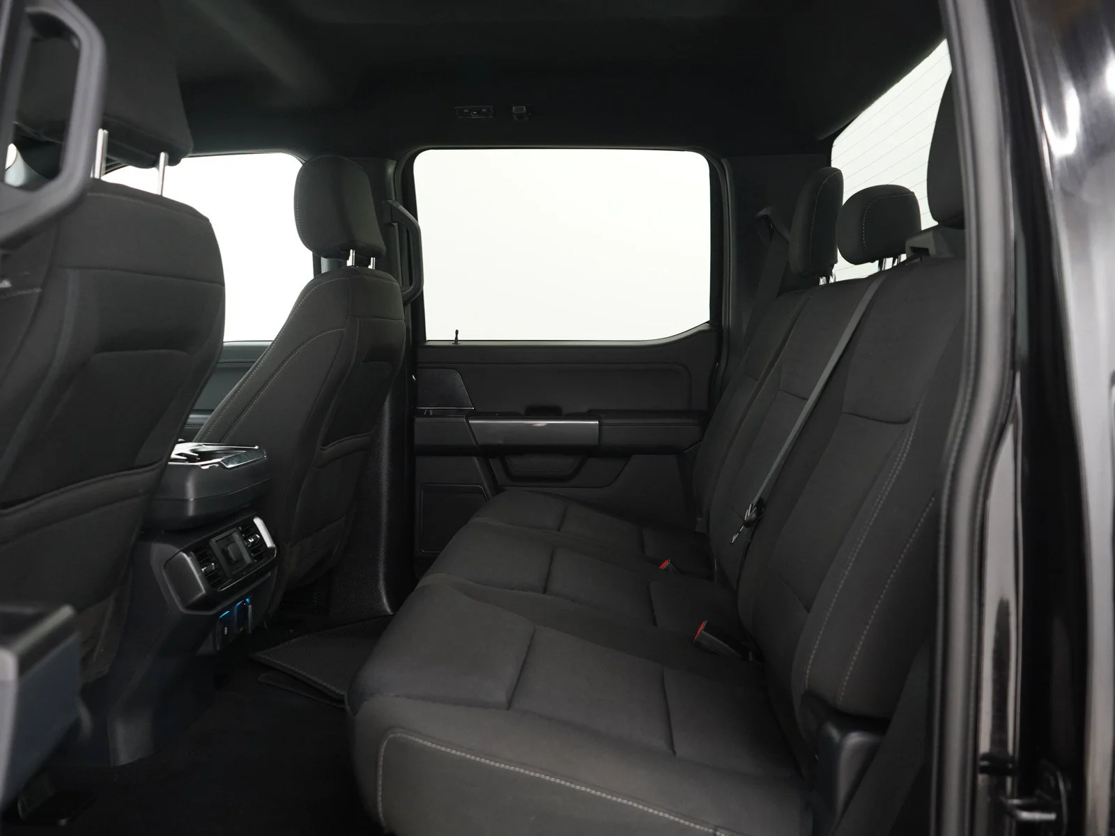 Used 2023 Agate Black Metallic Ford XLT image 14