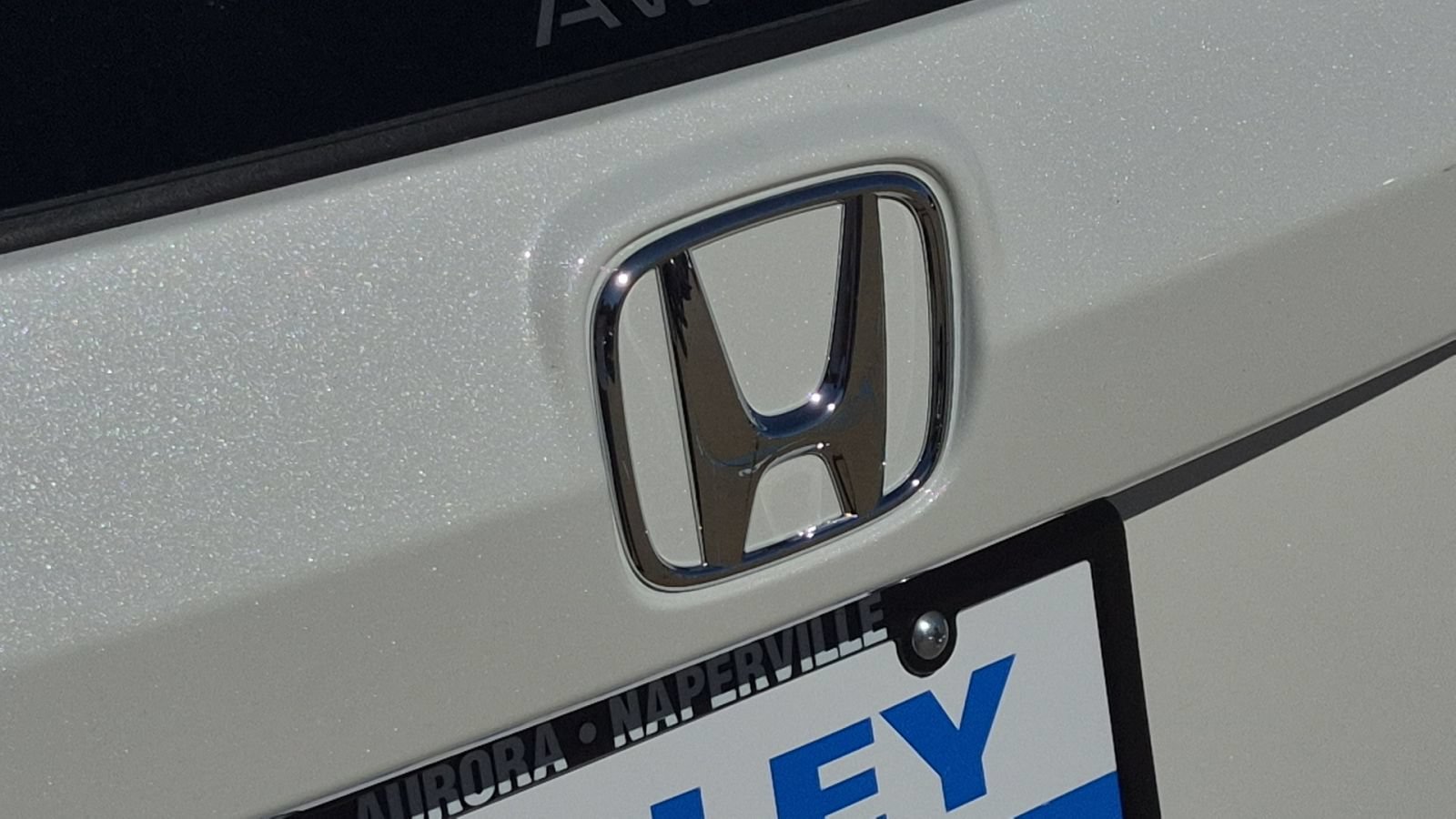 New 2027 Platinum White Pearl Honda Sport-L image 24