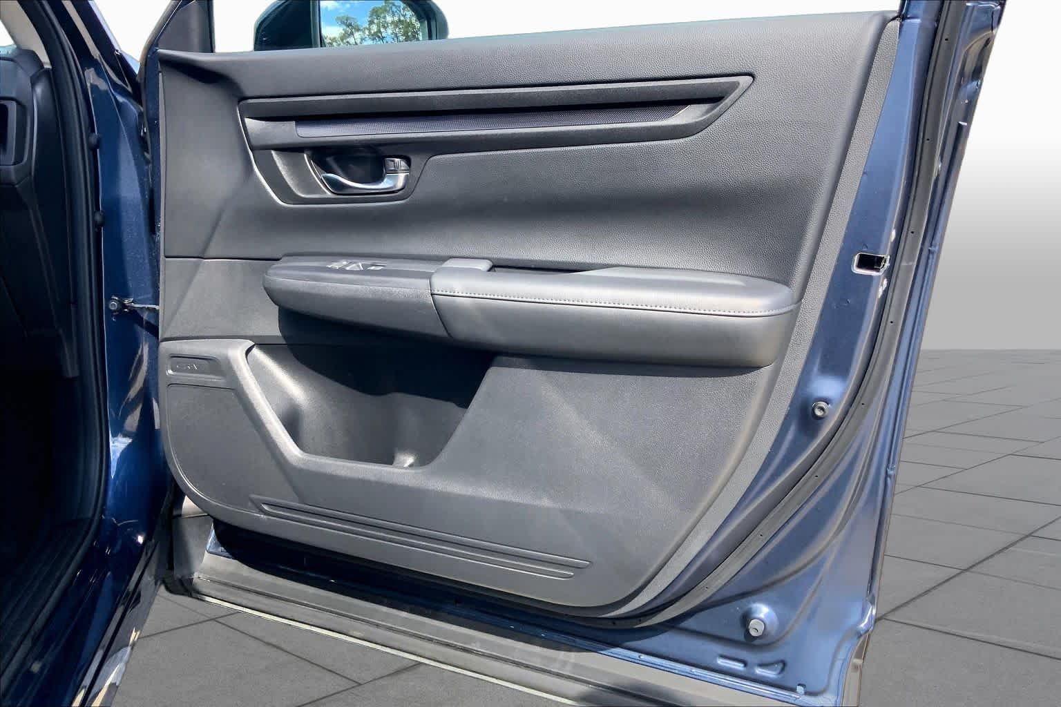 Used 2025 Canyon River Blue Metallic Honda EX image 22
