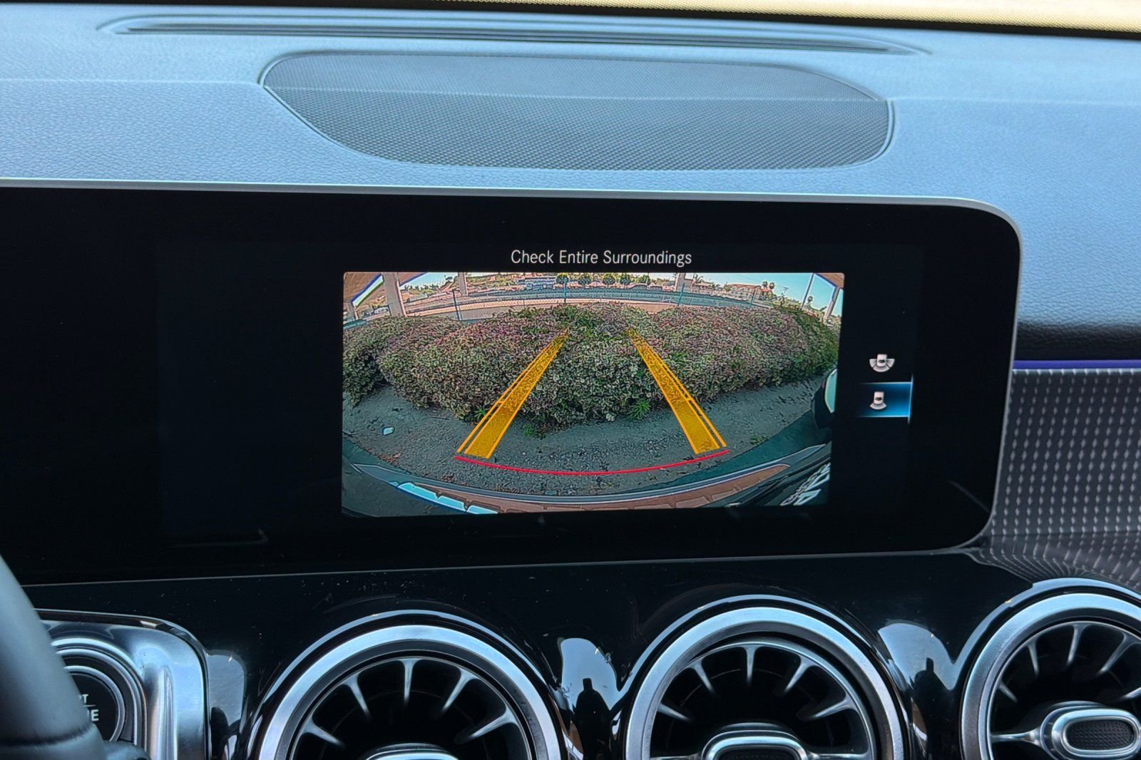 Used 2021 Gray Mercedes-Benz GLB 250 image 16