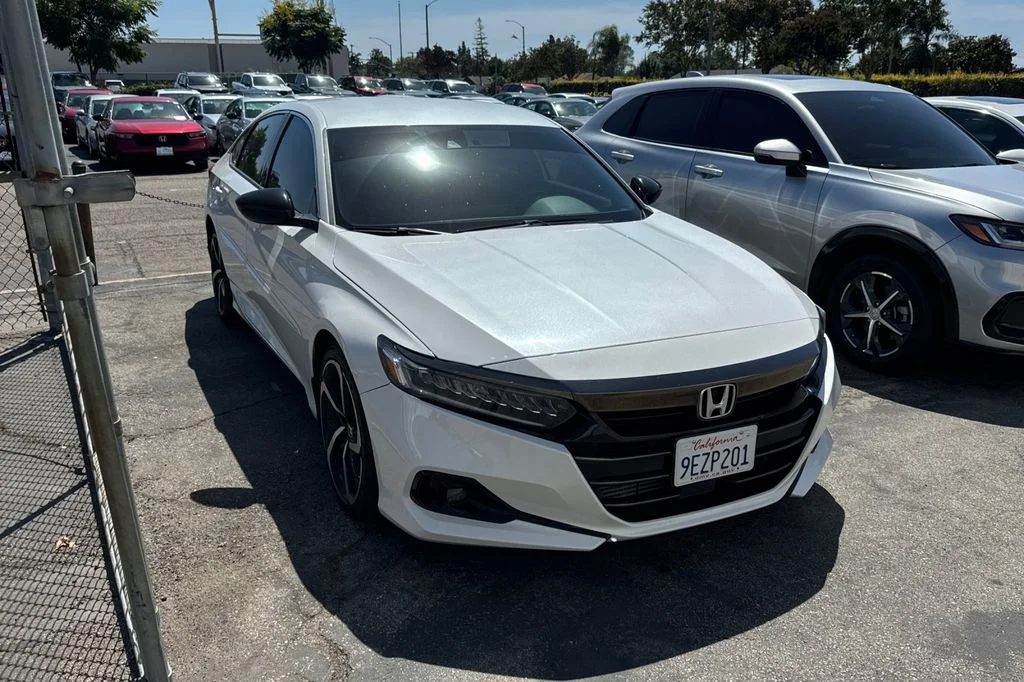 Certified Used 2022 Platinum White Pearl Honda Sport image 2