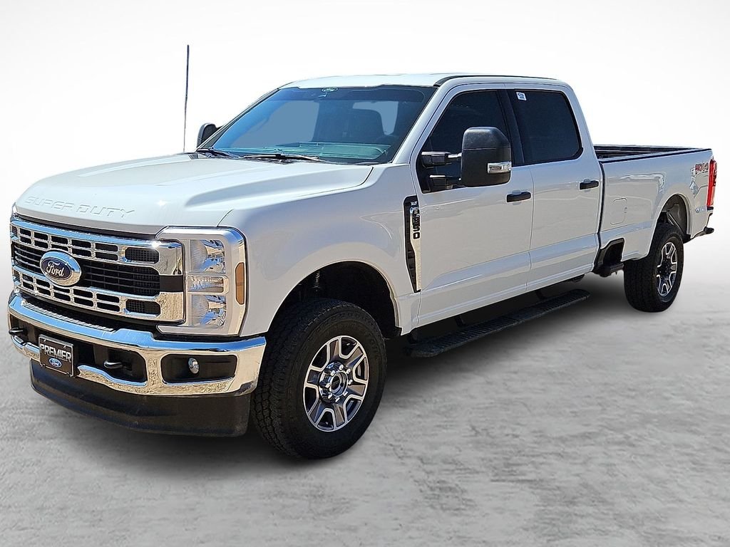 Used 2025 Oxford White Ford XLT image 5