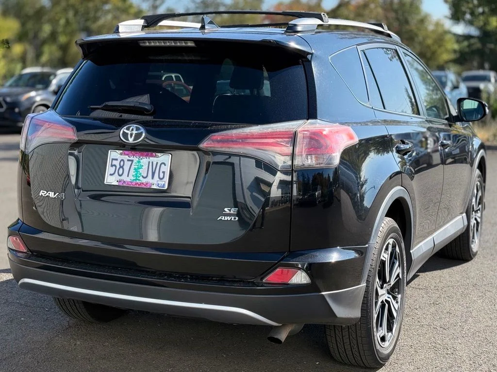 Used 2017 Black Toyota SE image 5