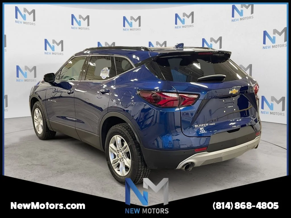Used 2022 Blue Chevrolet LT image 3