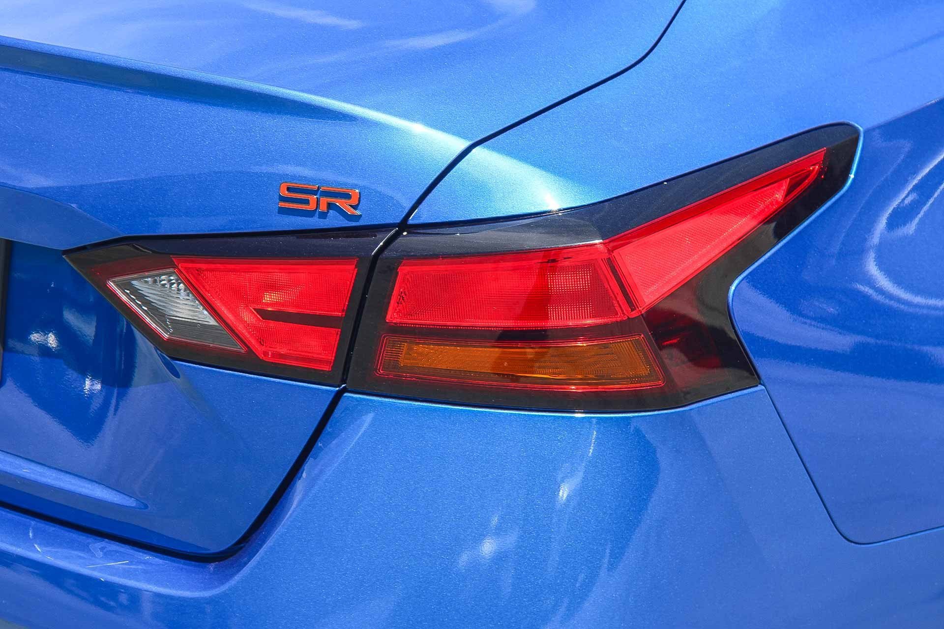 2025 Nissan Altima SR - Photo 9