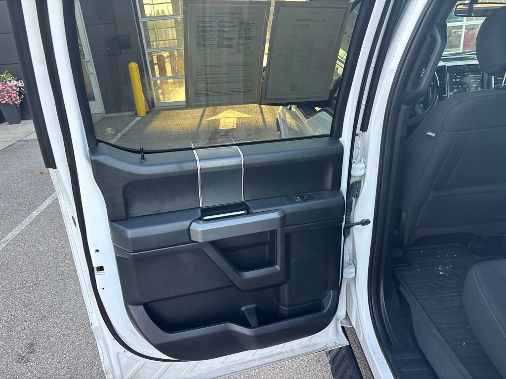 Used 2018 White Ford XLT image 32