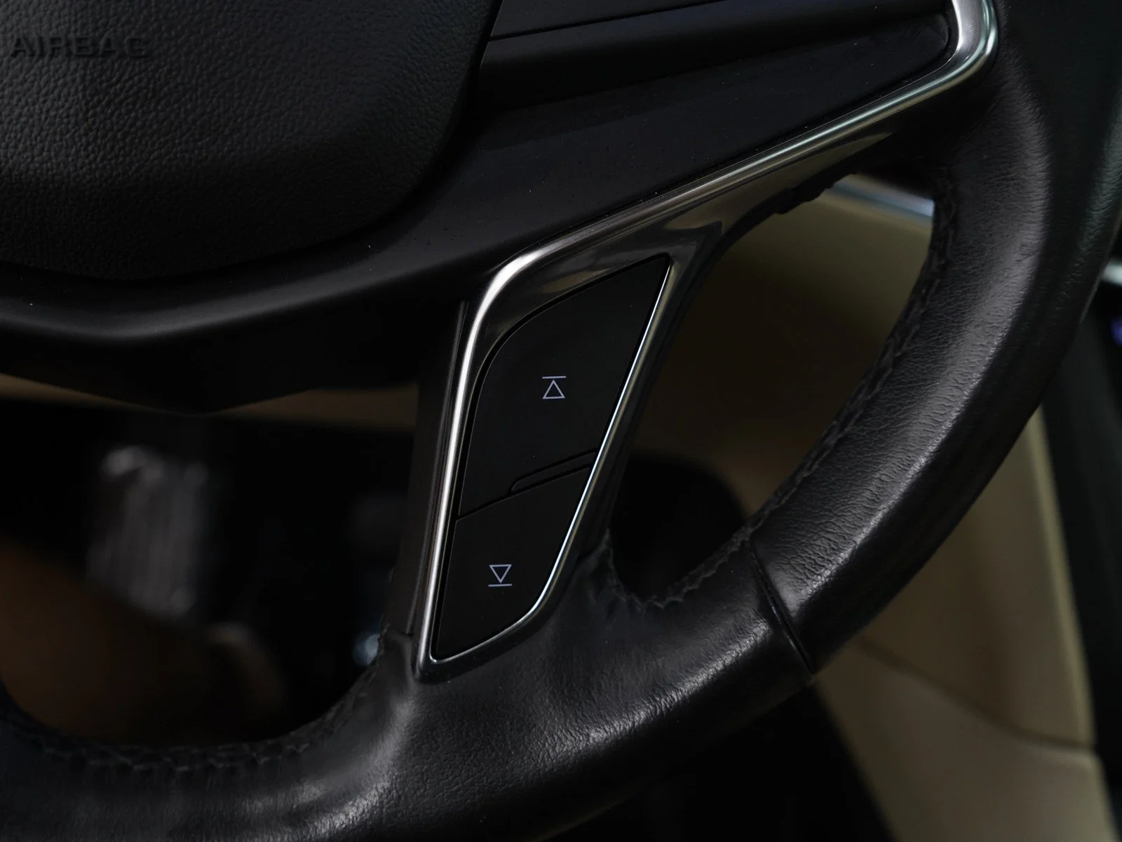 Used 2019 CRYSTAL WHITE TRICOAT Cadillac Luxury AWD image 29