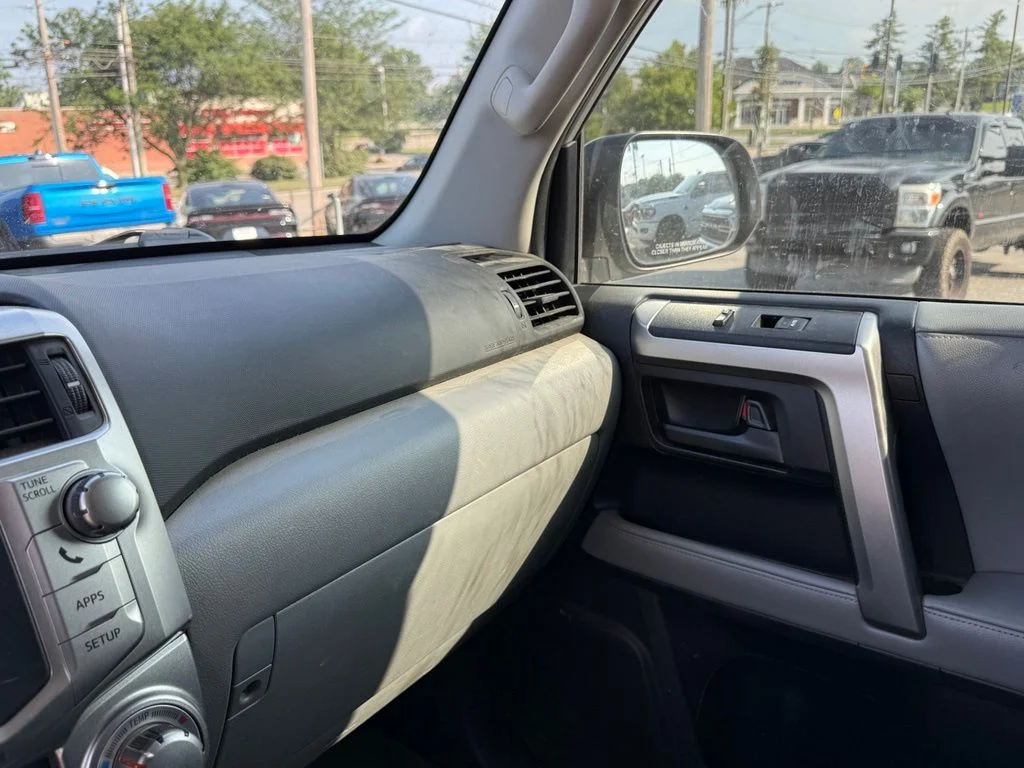 Used 2013 Silver Toyota SR5 image 22