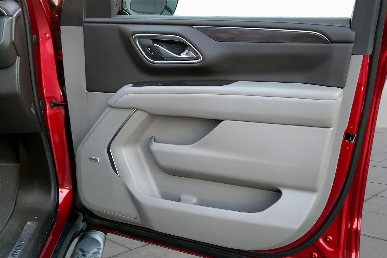 Used 2023 Radiant Red Tintcoat Chevrolet Z71 image 19