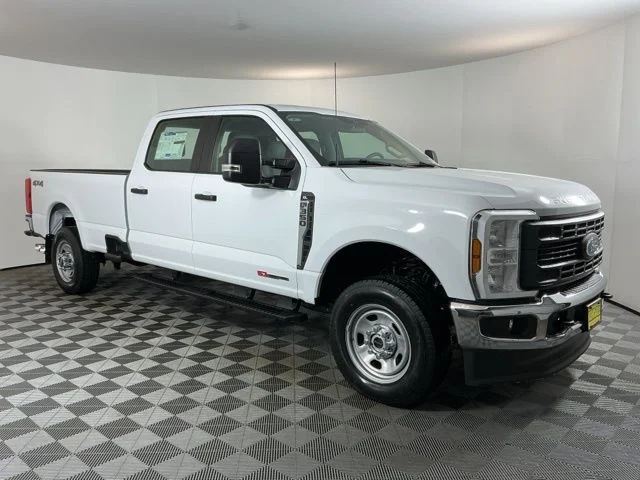 New 2026 Oxford White Ford XL image 3