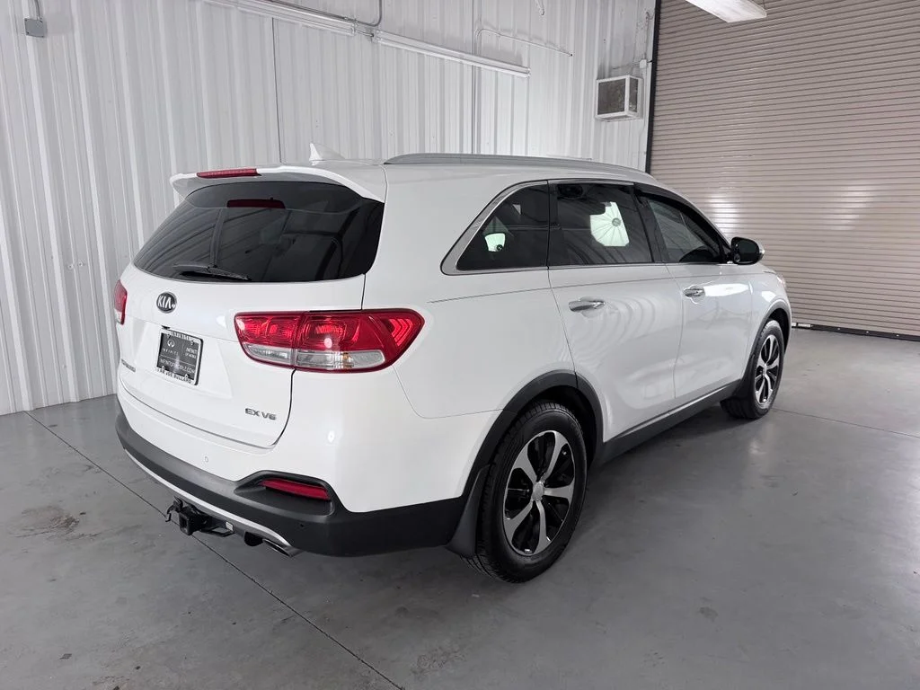 Used 2017 Snow White Pearl Kia EX image 5