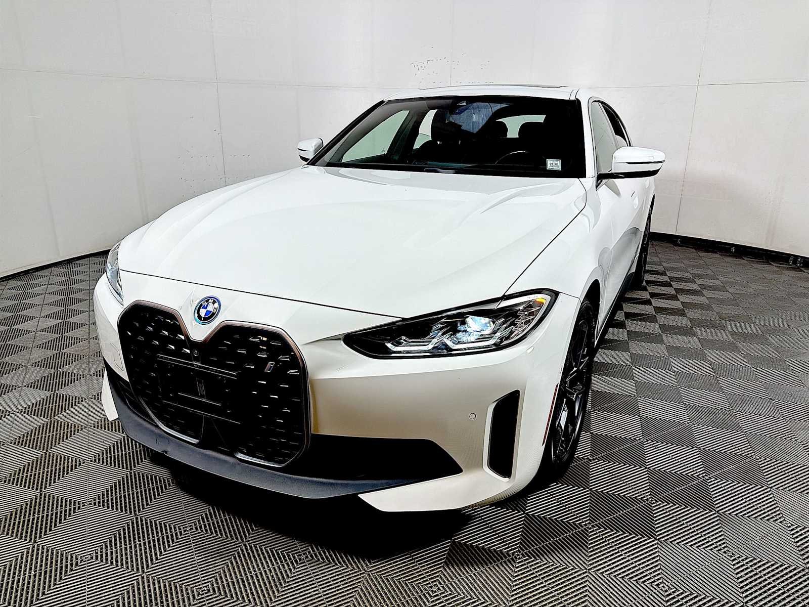 Used 2023 Alpine White BMW eDrive35 image 3