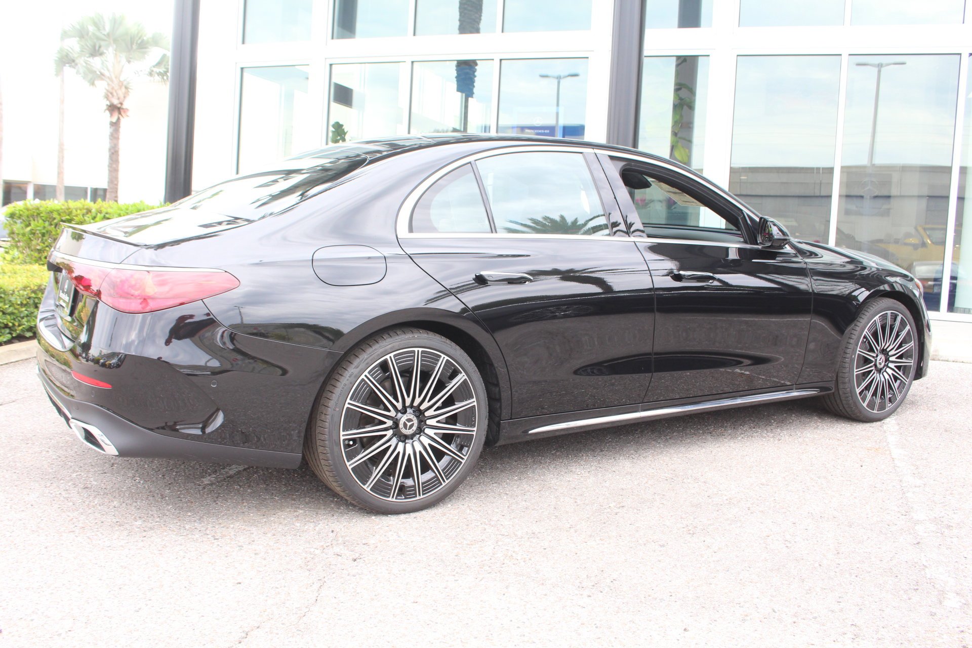 2026 Mercedes-Benz E-Class E350 - Photo 36