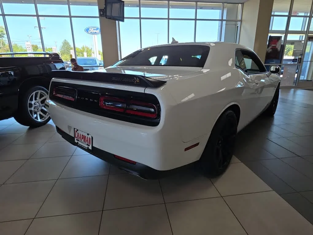 Used 2023 White Knuckle Clearcoat Dodge R/T Scat Pack image 4