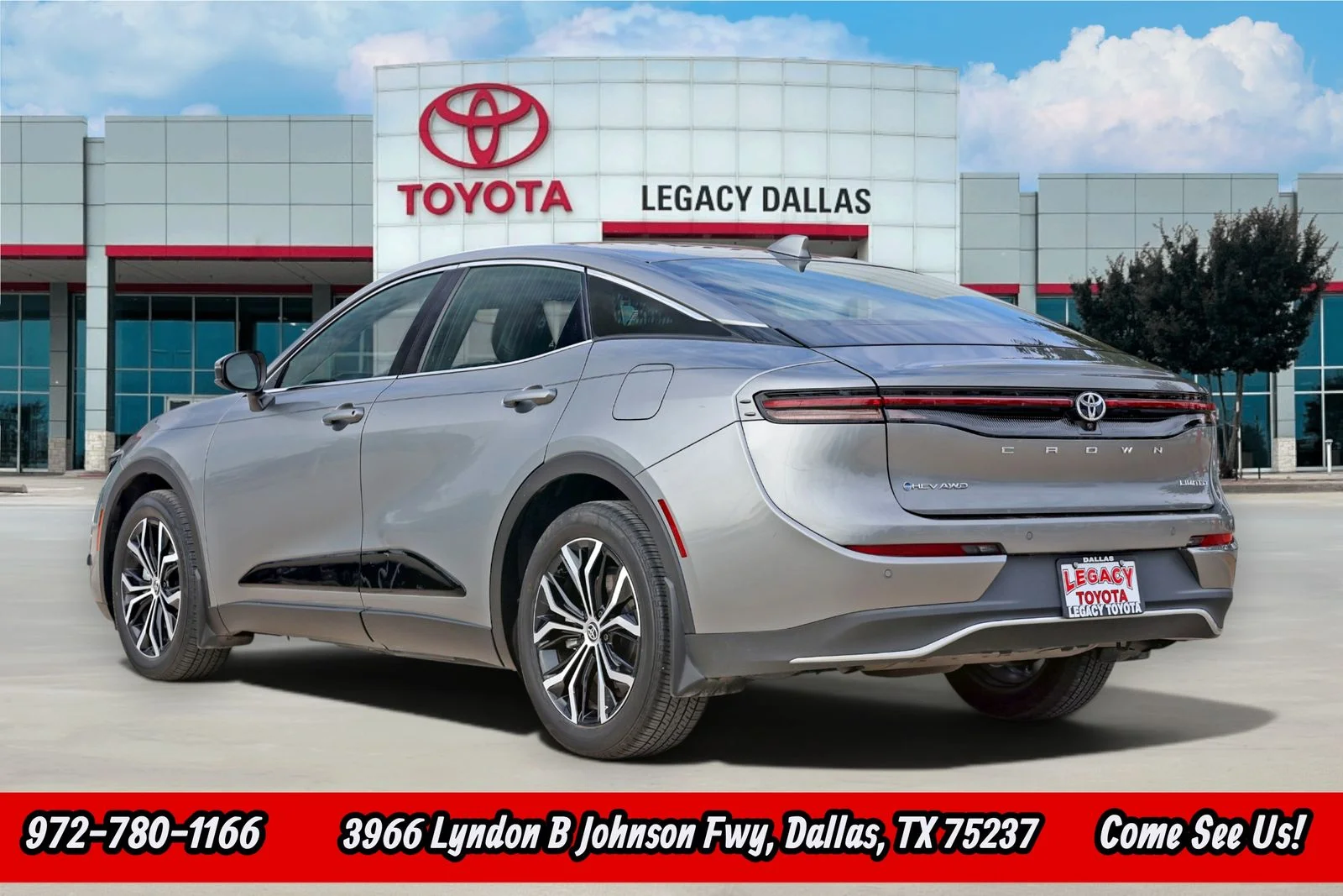Used 2024  Toyota Limited image 7