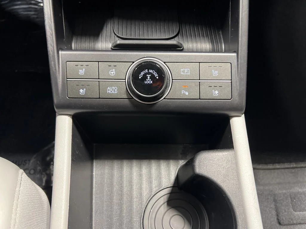 Used 2024 Abyss Black Hyundai Limited image 33