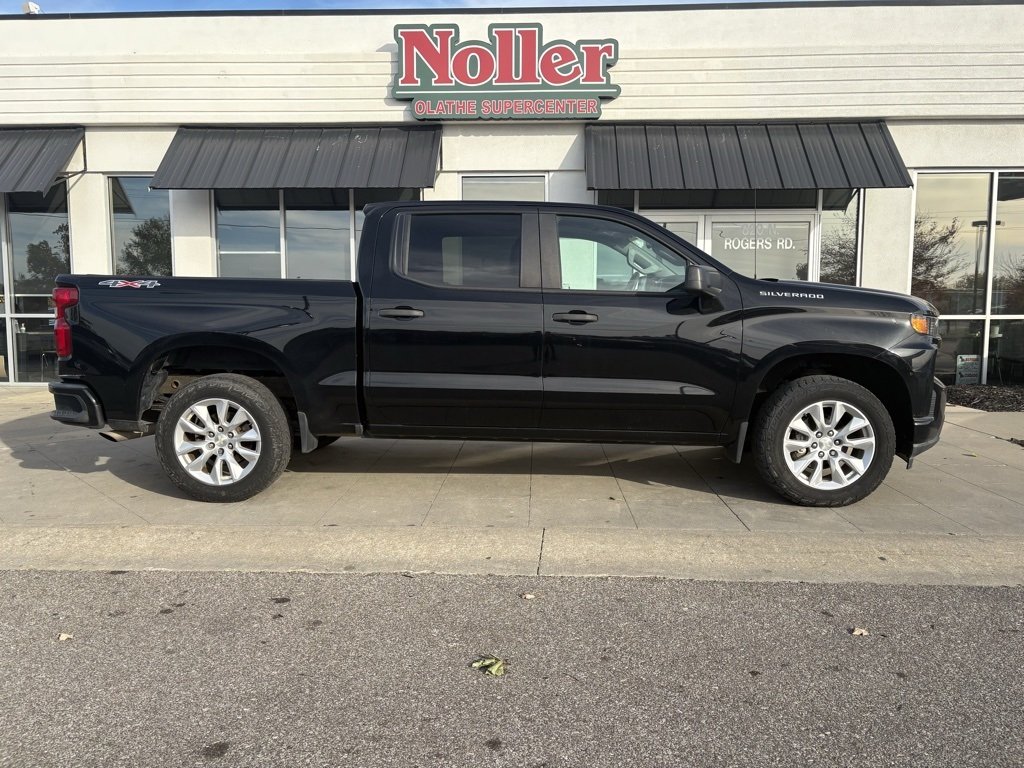 2020 Chevrolet Silverado 1500 Custom photo 2