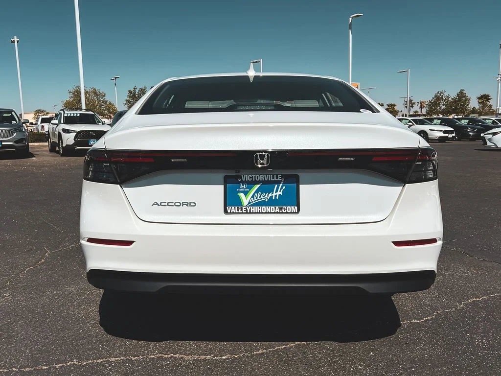 New 2026 Platinum White Pearl Honda LX image 8