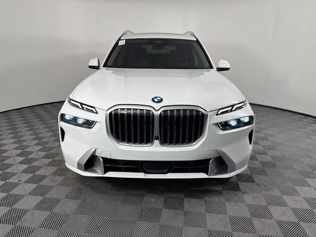 Certified Used 2026 Alpine White BMW xDrive40i image 2