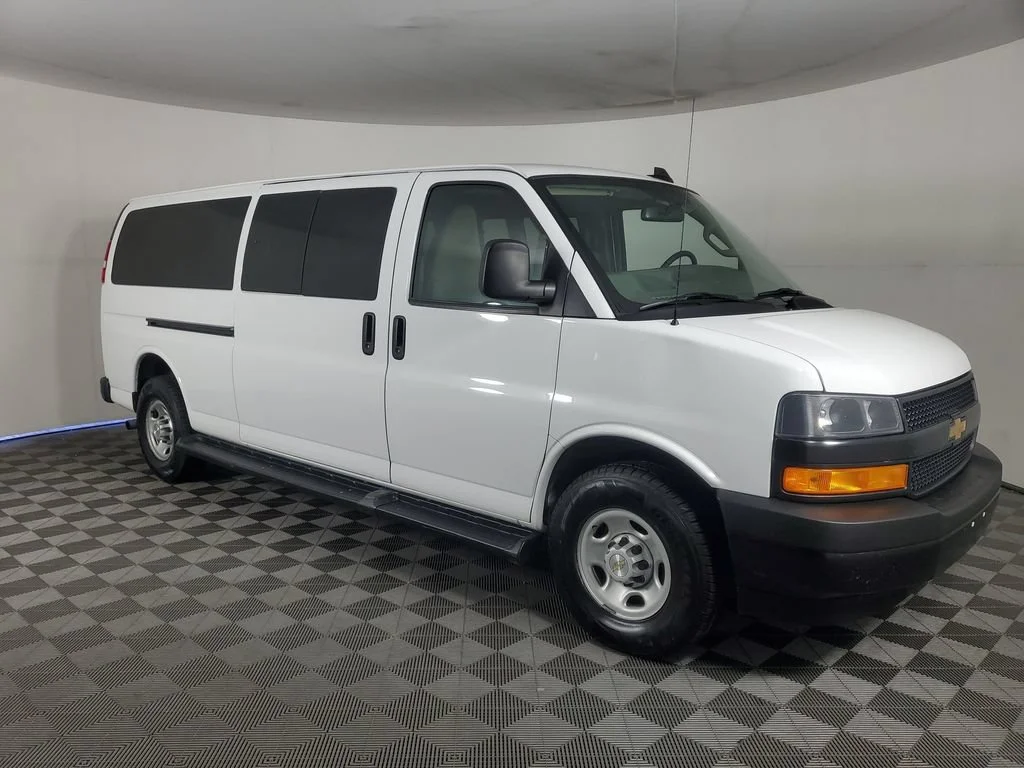 Used 2023 Summit White Chevrolet 1LS image 3