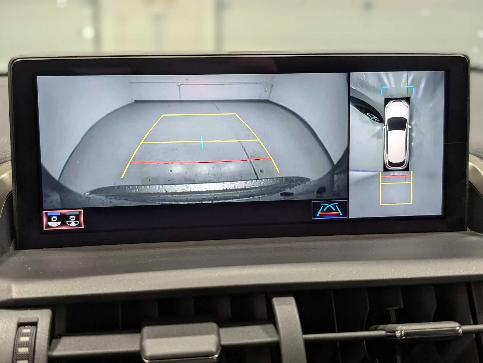 Used 2021 Atomic Silver Lexus  image 27