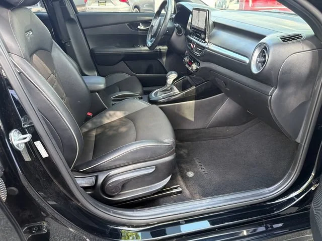 Used 2023 Black Kia GT-Line image 13