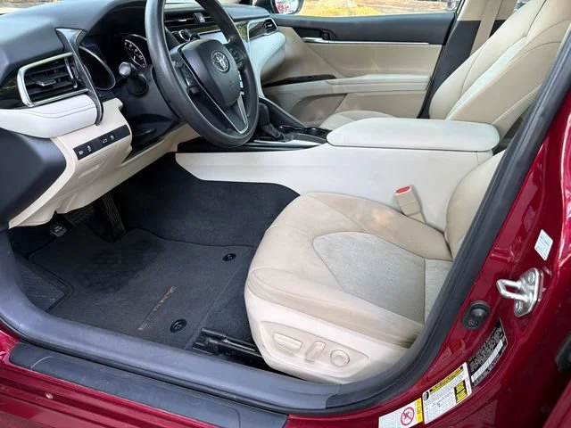 Used 2018 Red Toyota LE image 9