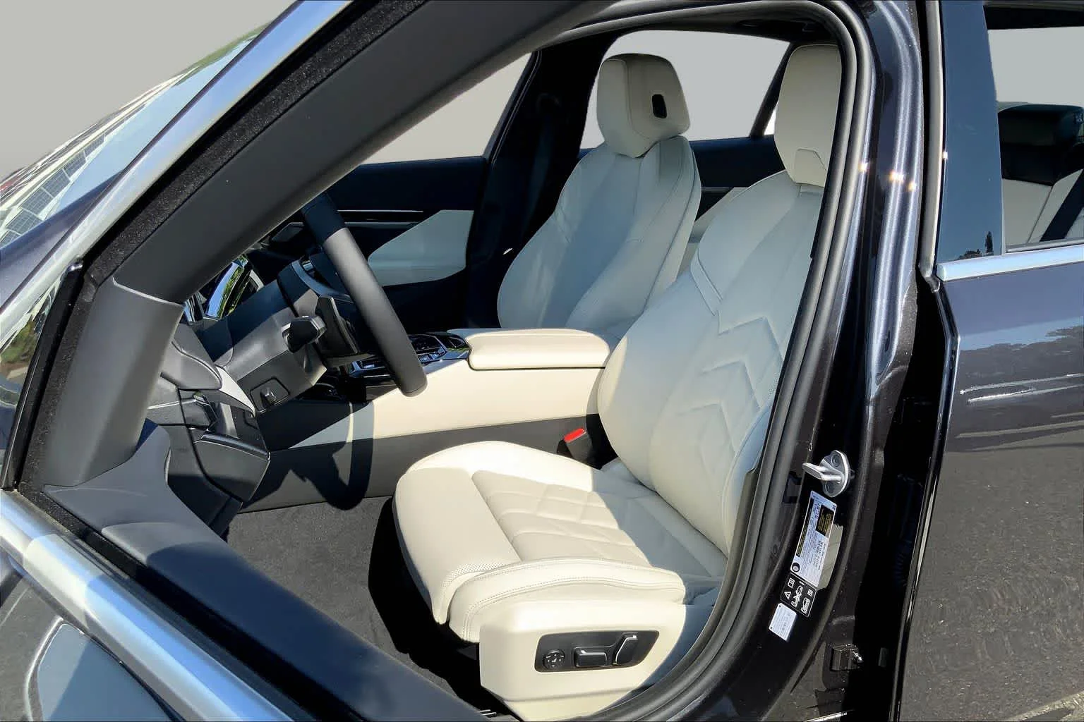 2026 BMW 5 Series 530i - Photo 9