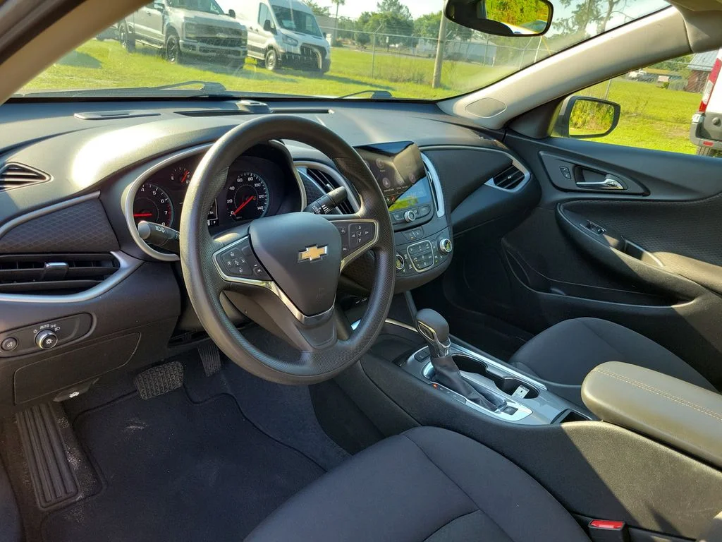 Used 2024 Mineral Gray Metallic Chevrolet LT image 13