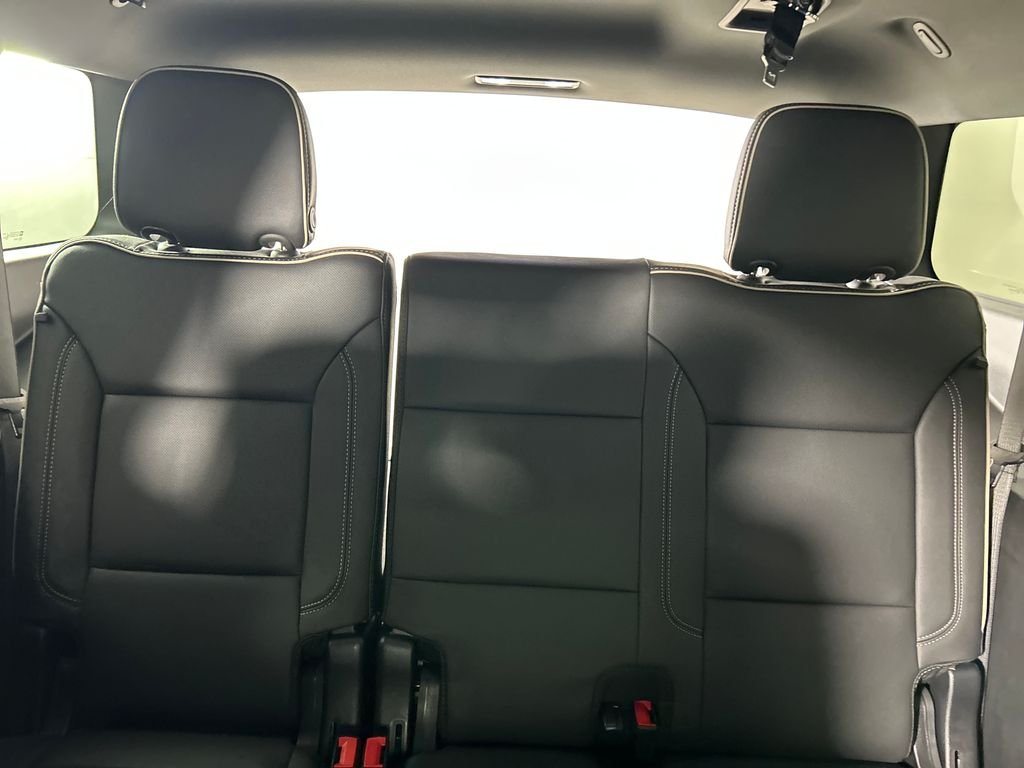 Used 2025 Blue Chevrolet Premier image 21