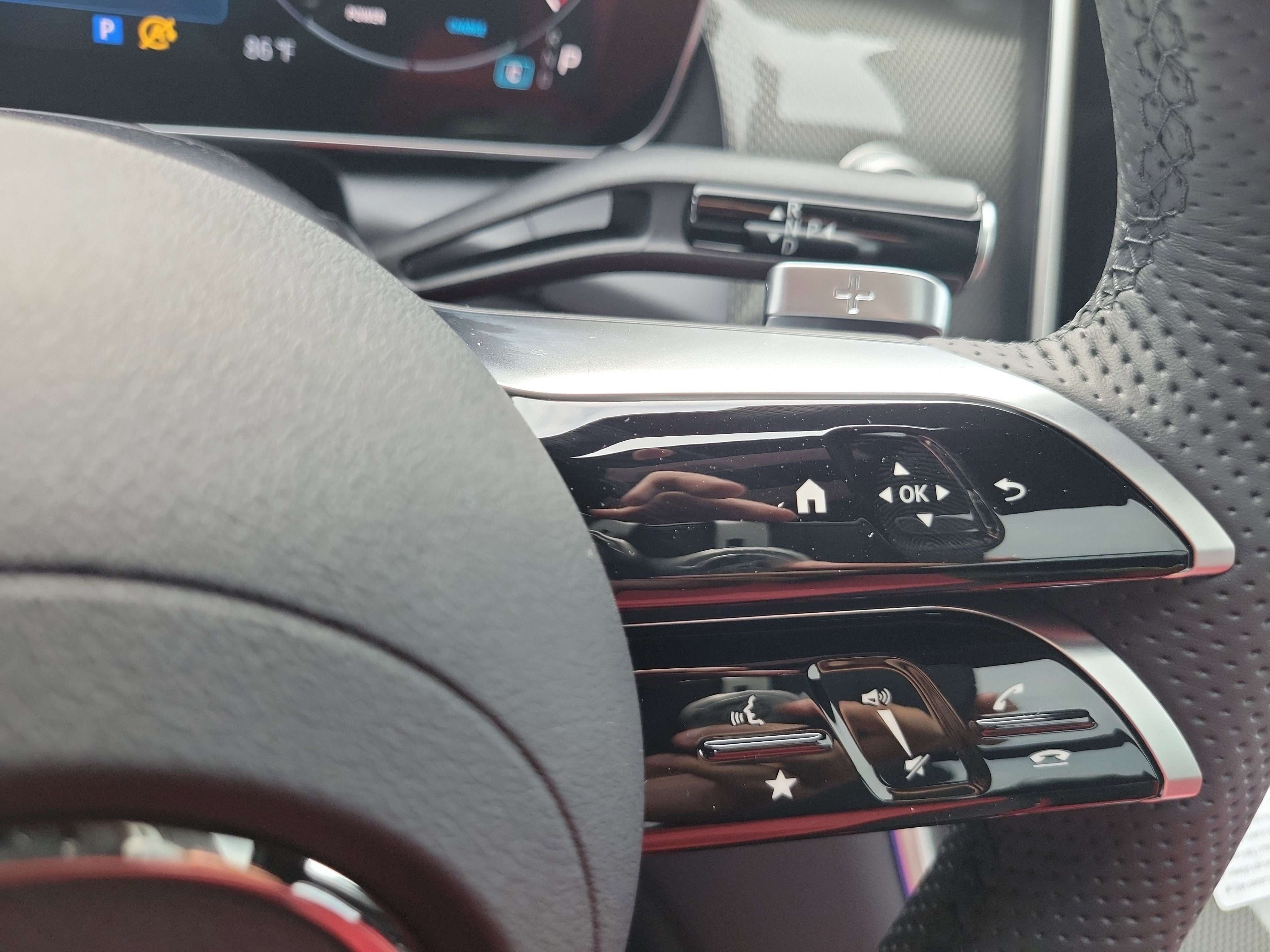 New 2026 Obsidian Black Metallic Mercedes-Benz GLC 300 image 57