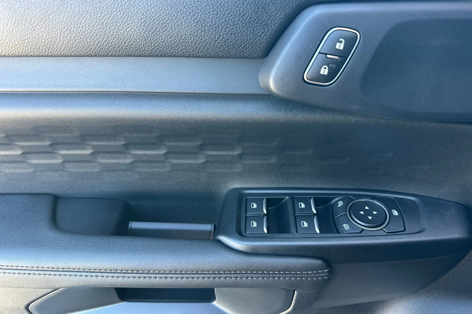 New 2026 Avalanche Ford XLT image 10