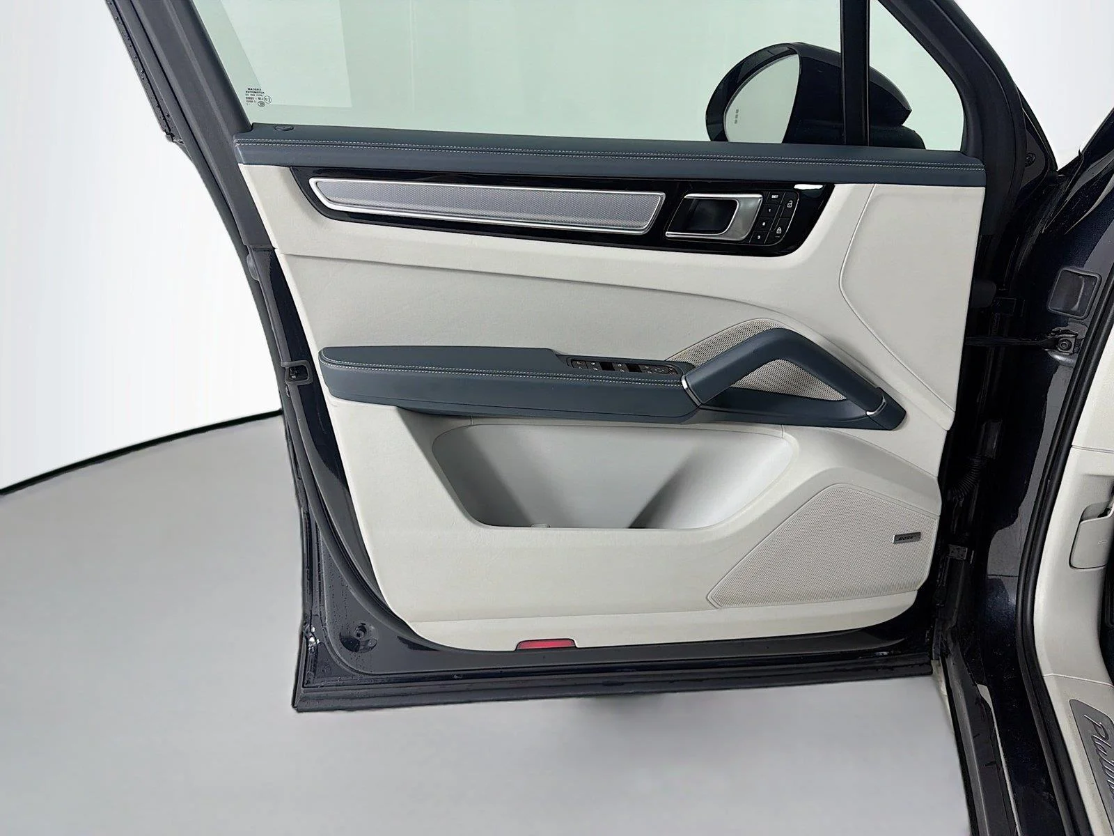 2022 Porsche Cayenne Platinum Edition - Photo 6