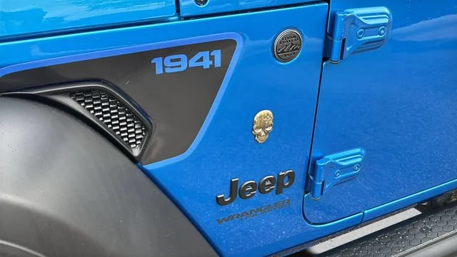 Used 2022 Blue Jeep Sport S 4x4 image 37